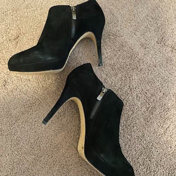 Vince Camuto Elvin Suede High Heeled Bootie Size 9 - Picture 1 of 5